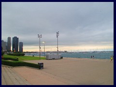 Grant Park  57 - shore at Lake Michigan